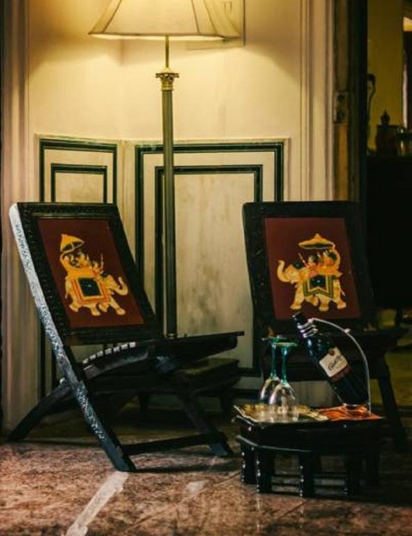 The Umaid Vilas Royal Heritage Haveli Джайпур Стая снимка